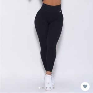 Bombshell inspired seamless leggings!